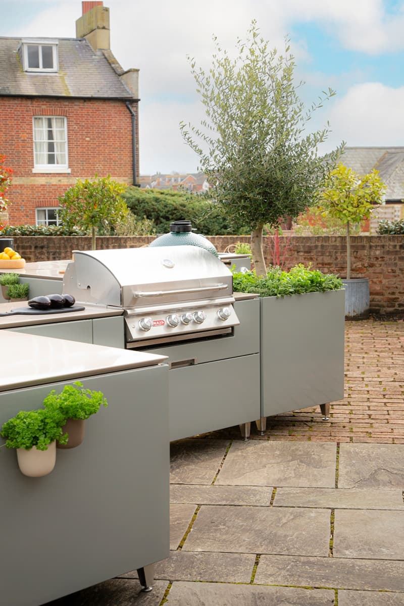 Módulo de exterior Vlaze ADAPT 120 con barbacoa gas Angus de Bull - Imagen 9